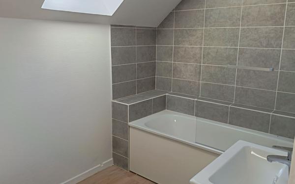 Maison à louer    7 pièces • 141 m2 Eu