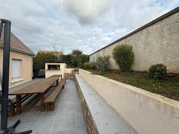 BREUILLET - 91650 Maison individuelle - 1 Etage- 5 chambres Sous sol Total Terrain  582500  HAI