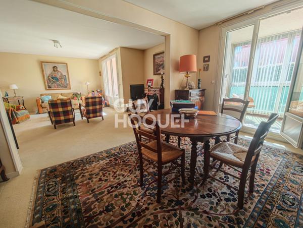 Appartement Chartres 5 pièce(s) 95 m² avec balcons, et garage.