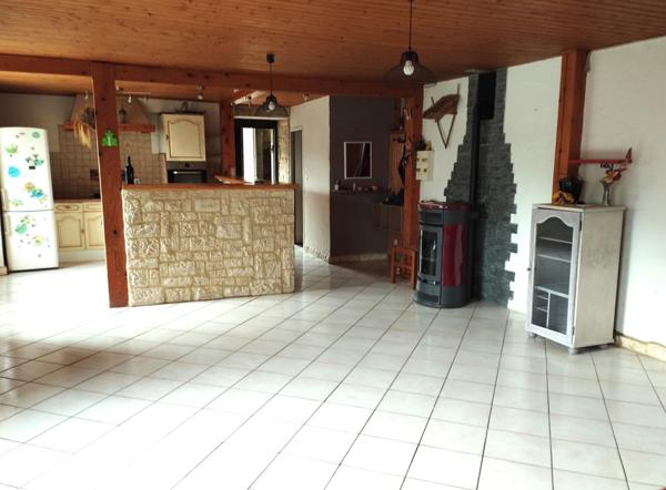 Maison d'habitation 100m2 env. plus terrain, garage, atelier