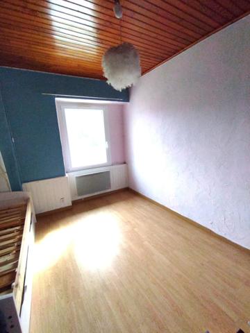 Maison d'habitation 100m2 env. plus terrain, garage, atelier