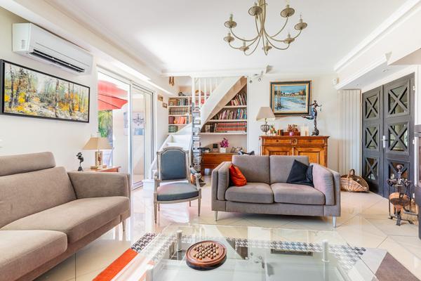 Maison d'architecte avec piscine , Verrières-le-Buisson , DPE C, pompe à chaleur, Isolation intérieur et exterieur,  TRÈS bon état
