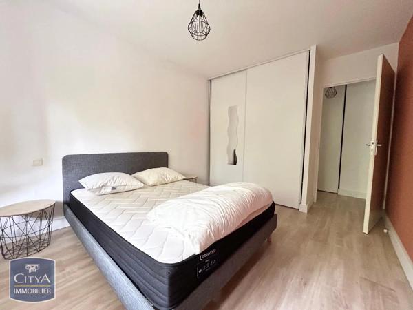 Appartement à louer 3 pièces 59.34m² Pau (64000)