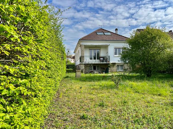 Maison Pontoise 5 pièce(s) 127 m2 €451 500 ** - Référence 10952