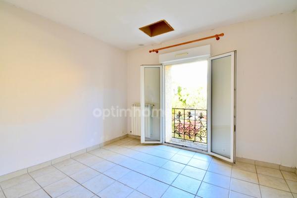 VAILHAUQUES - A vendre, Maison de 97m2 avec grande terrasse