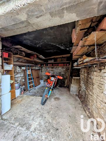 Maison de village 2 pièces de 45 m² à Saint-Victor-et-Melvieu (12400)