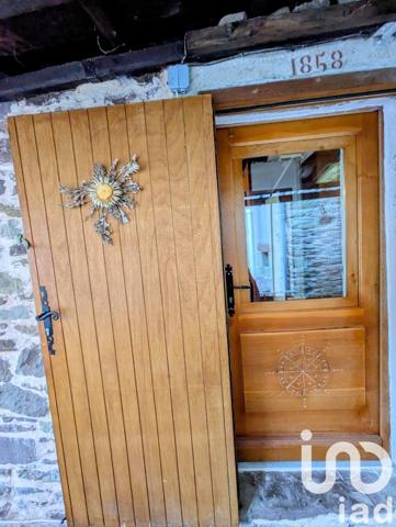 Maison de village 2 pièces de 45 m² à Saint-Victor-et-Melvieu (12400)