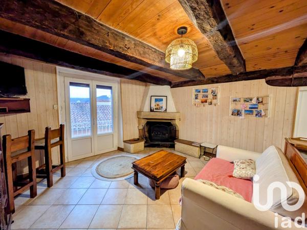 Maison de village 2 pièces de 45 m² à Saint-Victor-et-Melvieu (12400)