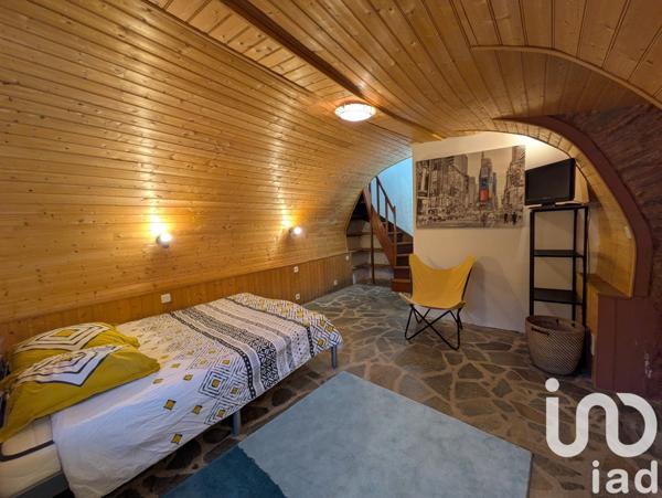 Maison de village 2 pièces de 45 m² à Saint-Victor-et-Melvieu (12400)