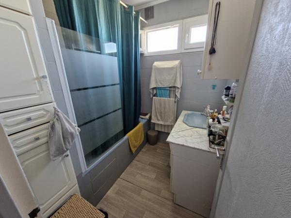 APPARTEMENT T4 - 2 BALCONS - PARKING et CAVE