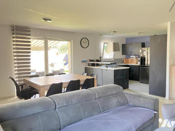 SAINTE-PAZANNE Maison plain-pied 4 chambres, garage et terrain clos