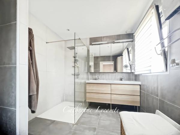 À VENDRE - WIMILLE - MAISON 9 PIÈCES - 199 M2 - VIE DE PLAIN-PIED - 4 CHAMBRES - EXPOSITION SUD - JARDIN CLOS - GARAGE 3 VOITURES