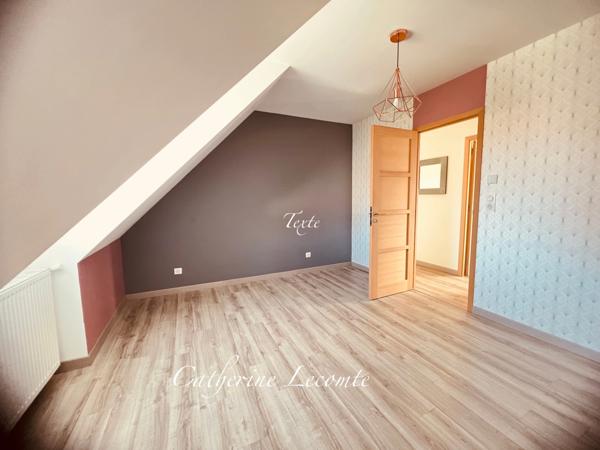 À VENDRE - WIMILLE - MAISON 9 PIÈCES - 199 M2 - VIE DE PLAIN-PIED - 4 CHAMBRES - EXPOSITION SUD - JARDIN CLOS - GARAGE 3 VOITURES