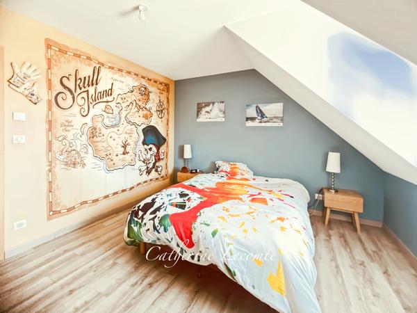 À VENDRE - WIMILLE - MAISON 9 PIÈCES - 199 M2 - VIE DE PLAIN-PIED - 4 CHAMBRES - EXPOSITION SUD - JARDIN CLOS - GARAGE 3 VOITURES