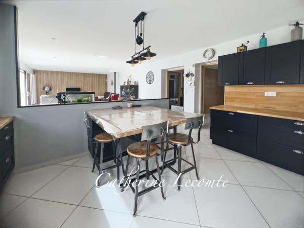 À VENDRE - WIMILLE - MAISON 9 PIÈCES - 199 M2 - VIE DE PLAIN-PIED - 4 CHAMBRES - EXPOSITION SUD - JARDIN CLOS - GARAGE 3 VOITURES