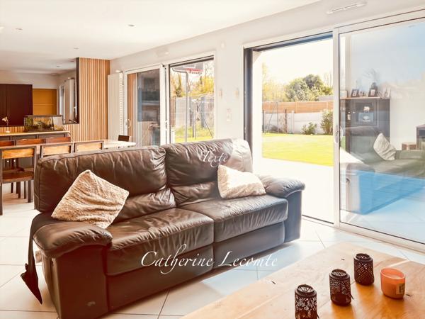 À VENDRE - WIMILLE - MAISON 9 PIÈCES - 199 M2 - VIE DE PLAIN-PIED - 4 CHAMBRES - EXPOSITION SUD - JARDIN CLOS - GARAGE 3 VOITURES