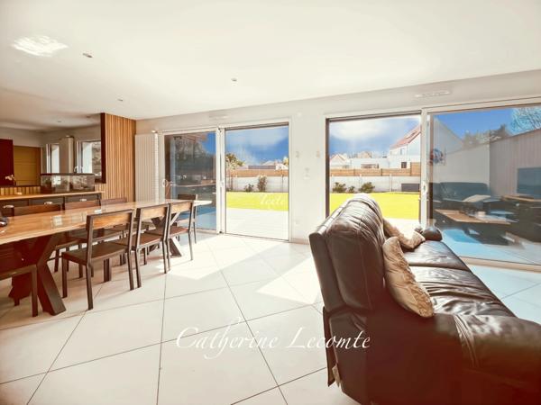 À VENDRE - WIMILLE - MAISON 9 PIÈCES - 199 M2 - VIE DE PLAIN-PIED - 4 CHAMBRES - EXPOSITION SUD - JARDIN CLOS - GARAGE 3 VOITURES