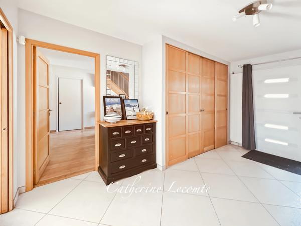 À VENDRE - WIMILLE - MAISON 9 PIÈCES - 199 M2 - VIE DE PLAIN-PIED - 4 CHAMBRES - EXPOSITION SUD - JARDIN CLOS - GARAGE 3 VOITURES