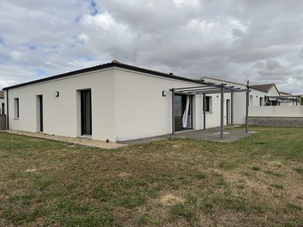 Maison
                                                                                                                                                                                                                                                                                                                        4 pièce(s)                                                                                                                                                                                                          3 chambre(s)                                                                                                                                                                                                          89  m²