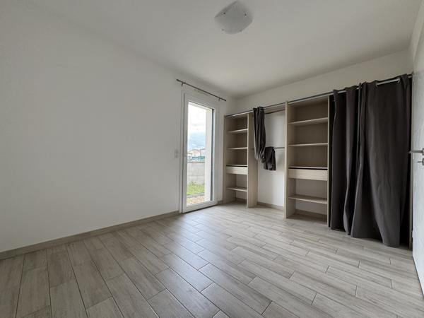 Maison
                                                                                                                                                                                                                                                                                                                        4 pièce(s)                                                                                                                                                                                                          3 chambre(s)                                                                                                                                                                                                          89  m²