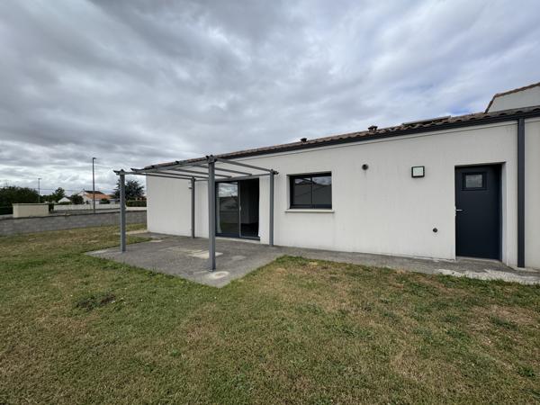 Maison
                                                                                                                                                                                                                                                                                                                        4 pièce(s)                                                                                                                                                                                                          3 chambre(s)                                                                                                                                                                                                          89  m²