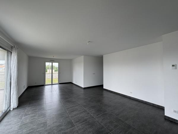 Maison
                                                                                                                                                                                                                                                                                                                        4 pièce(s)                                                                                                                                                                                                          3 chambre(s)                                                                                                                                                                                                          89  m²