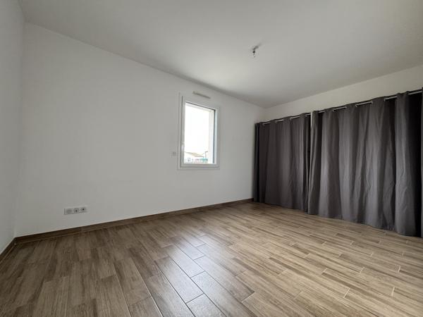 Maison
                                                                                                                                                                                                                                                                                                                        4 pièce(s)                                                                                                                                                                                                          3 chambre(s)                                                                                                                                                                                                          89  m²