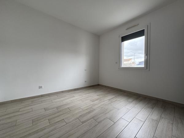Maison
                                                                                                                                                                                                                                                                                                                        4 pièce(s)                                                                                                                                                                                                          3 chambre(s)                                                                                                                                                                                                          89  m²