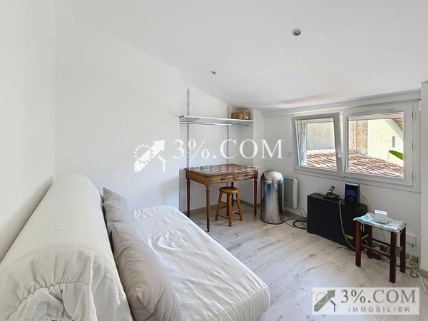 Maison
                                                                                                                                                                                                                                                                                                                        5 pièce(s)                                                                                                                                                                                                          4 chambre(s)                                                                                                                                                                                                          175  m²