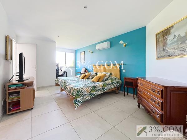 Maison
                                                                                                                                                                                                                                                                                                                        5 pièce(s)                                                                                                                                                                                                          4 chambre(s)                                                                                                                                                                                                          175  m²