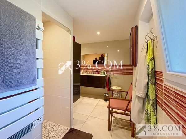 Maison
                                                                                                                                                                                                                                                                                                                        5 pièce(s)                                                                                                                                                                                                          4 chambre(s)                                                                                                                                                                                                          175  m²