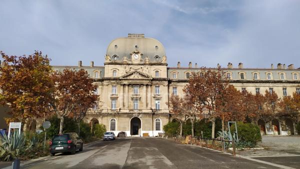 Dpt Bouches du Rhône (13), à vendre MARSEILLE 3EME ARRONDISSEMENT appartement T3 de 54,36 m²