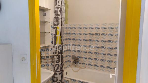 Dpt Bouches du Rhône (13), à vendre MARSEILLE 3EME ARRONDISSEMENT appartement T3 de 54,36 m²