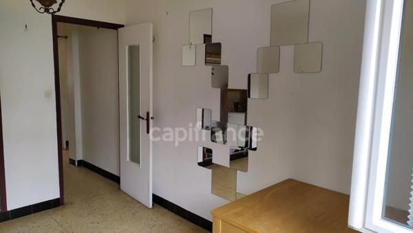 Dpt Bouches du Rhône (13), à vendre MARSEILLE 3EME ARRONDISSEMENT appartement T3 de 54,36 m²