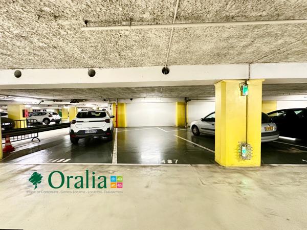 Parking · Location Bordeaux (33000)