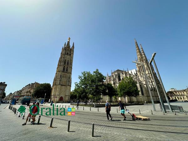 Parking · Location Bordeaux (33000)