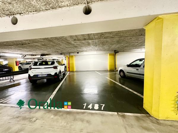 Parking · Location Bordeaux (33000)