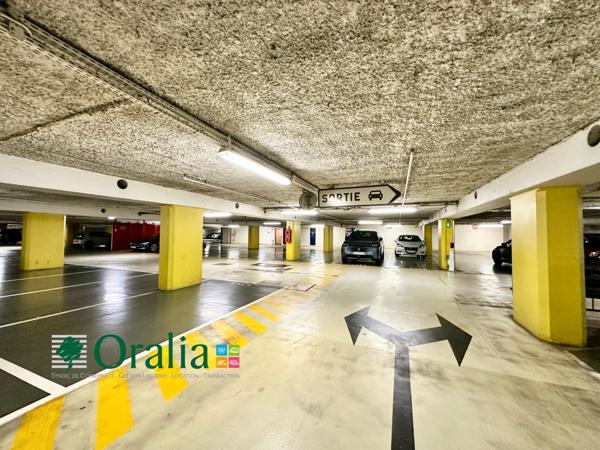 Parking · Location Bordeaux (33000)