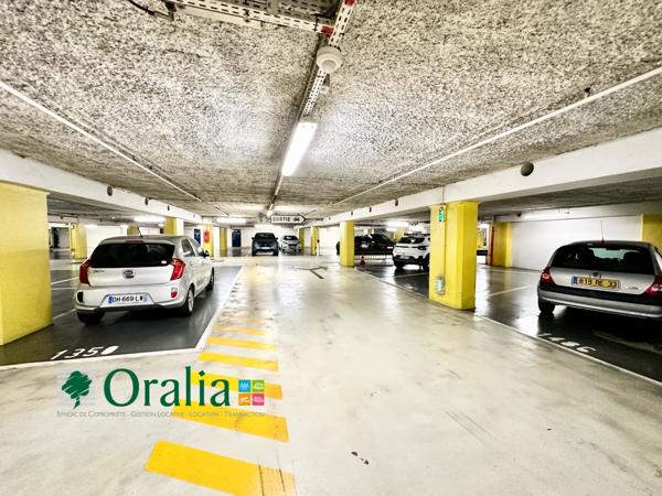 Parking · Location Bordeaux (33000)