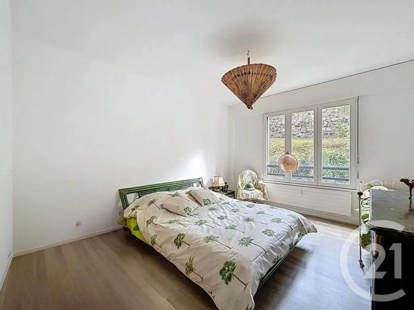 Appartement F6 à vendre  6 pièces - 150 m 2   ROYAT  - 63