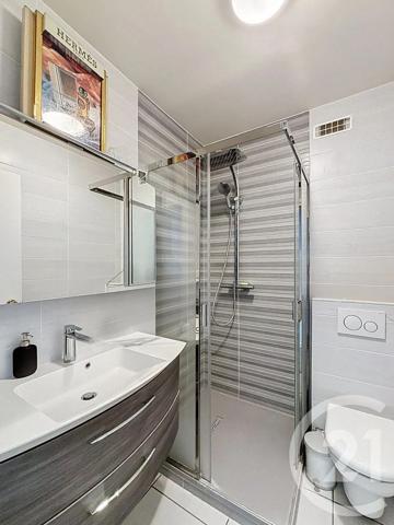 Appartement F6 à vendre  6 pièces - 150 m 2   ROYAT  - 63