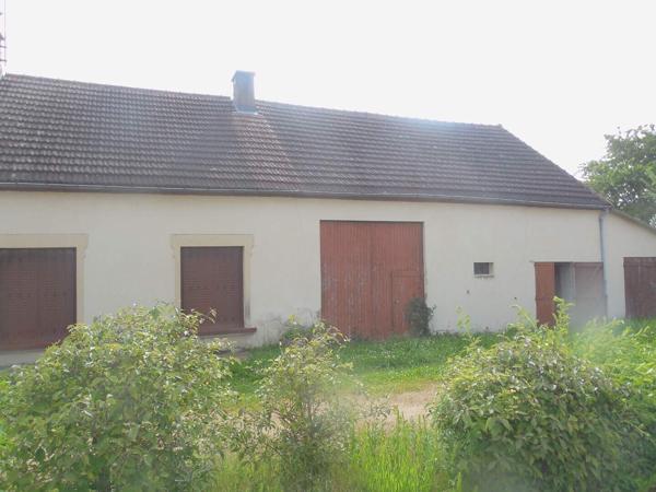 Vend fermette plein pied proche de la ville