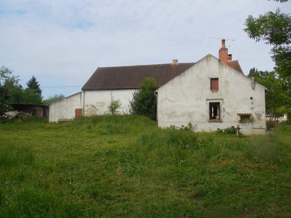 Vend fermette plein pied proche de la ville