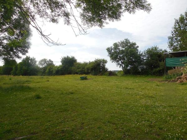 Vend fermette plein pied proche de la ville