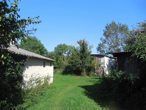 Vend fermette plein pied proche de la ville