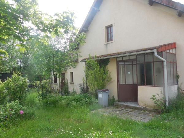 Vend fermette plein pied proche de la ville