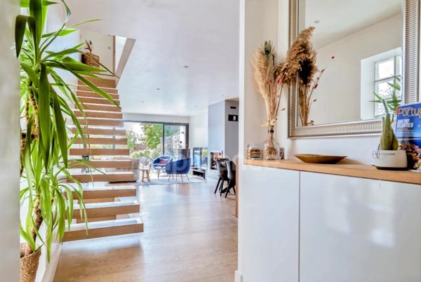 Maison à vendre P6 FONTENAY SOUS BOIS (94) au cœur des Rigollots, 215 m² avec jardin arboré, terrasses et balcons