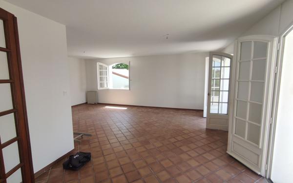 Maison à vendre    5 pièces •  Saint-Pierre-du-Mont