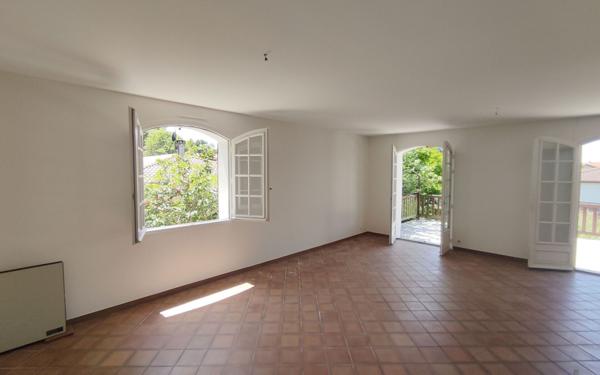 Maison à vendre    5 pièces •  Saint-Pierre-du-Mont