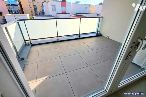 SELONCOURT dans une copropriété de standing de 2019 , appartement  trois pièces avec  cave et garage